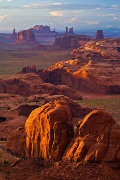 Overlooking Monument Valley From Hunt’s Mesa – Arizona. Copyright Guy Schmickle