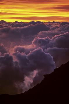 Haleakala sunrise, Maui, HI (by arbabi)