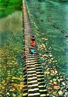 Piano Bridge, China