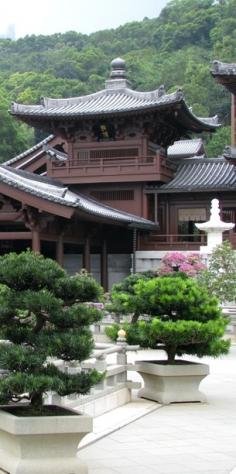 Chi Lin Nunnery, in Kowloon, is one of the most beautiful and impressive monasteries in Hong Kong.