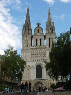 The Saint Maurice Cathedral of Angers/Cathédrale Saint-Maurice d'Angers, built between the 11th and 16th centuries.