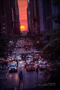 etherealvistas:  Manhattanhenge | May 2013 (USA) by ConEtoiles_Nan