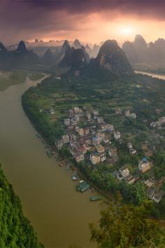 vurtual:  A View To Die For - Li River, China (by peter stewart)