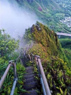 Happy, But Not Unscathed: Climbing the Haiku Stairs (Stairway to Heaven) - Oahu, Hawaii