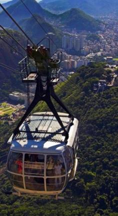 Sugarloaf Mountain cable-car in Rio de Janeiro, Brazil • photo: Eduardo Azeredo on Fotolia