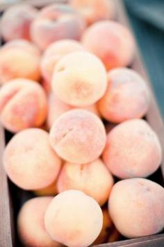 Fresh {and so pretty} peaches