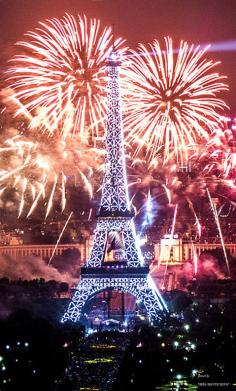 watch the fireworks in Paris  ♔THD♔
