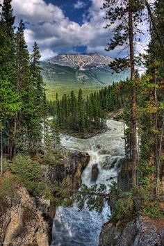 Sunwapta Falls in Jasper National Park, Canada