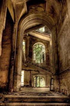 Nice ruined doorway. #ruins