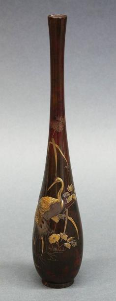 Patinated bronze vase, late Edo period (mid-19th century). Japan