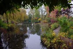 Automne Splendeur...Claude Monet's Giverny Gardens in the Fall! See thefrenchinspired...