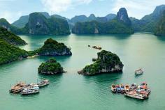 Hạ Long Bay, Vietnam | 26 Real Places That Look Like They've Been Taken Out Of Fairy Tales