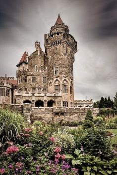 Totaly Outdoors: Toronto's Majestic Castle, Casa Loma, in Ontario, Canada.