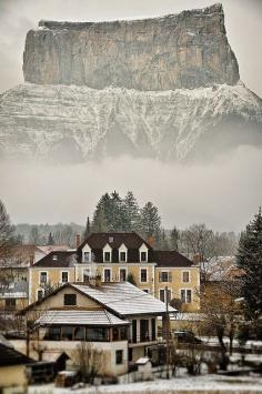 Mont Aiguille, Chichilianne, French Alpes