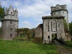 le château abandonné  | Menthon-Saint-Bernard