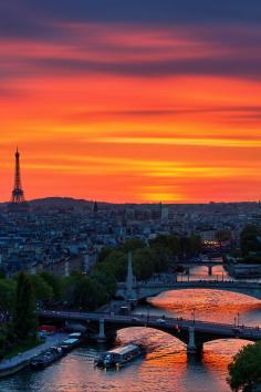 The most beautiful sunset photo of Paris repinned by @La Vie Ann Rose