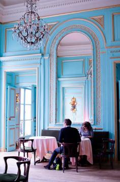 A private dining room at Maxim's Restaurant, Paris | photo by Bee girl     ᘡղbᘠ
