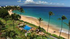 Royal Lahaina & Royal Kona Resort are two beachfront hotels in Hawaii that we just love! Best #beach in #Maui
