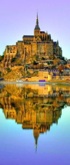 Mont-Saint Michel at dusk in Normandy, France | La Beℓℓe ℳystère