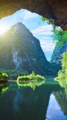 Ha Long Bay, amazing Vietnam.