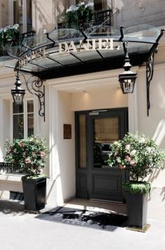 Hotel Daniel in Paris // PRETTY SIMILAR TO OUR NEW FRONT DOOR + SIDELIGHT STYLE