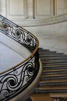 ♔ Louvre staircase
