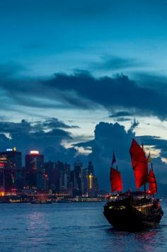HK nights, Junk in Victoria Harbour