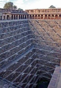 12 Awesome Places That Worth To Be Seen (Deepest stairwell in the world, Rajasthan, India)