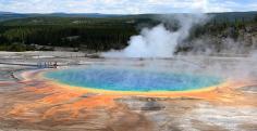 Yellowstone National Park - Top 5 of the best family vacation spots in the USA