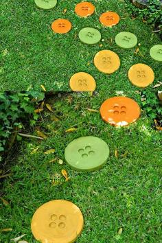 DIY Button Stepping Stones for Your Garden #garden #path