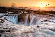 Thor’s Well, Oregon | 29 Surreal Places In America You Need To Visit Before You Die