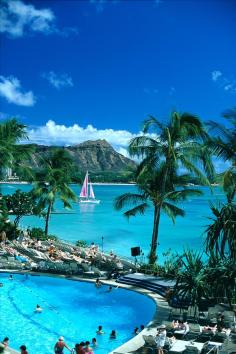 ✯ Hawaii, Oahu, Diamond Head, Sheraton Waikiki pool, Pink sailboat     I was there 50 years ago -sure would like to go again - I'm sure it has changed!