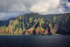 Nā Pali Coast State Park, Hawaii | 29 Surreal Places In America You Need To Visit Before You Die