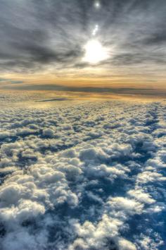 
                        
                            Up in the clouds x Mariano Billinghurst
                        
                    