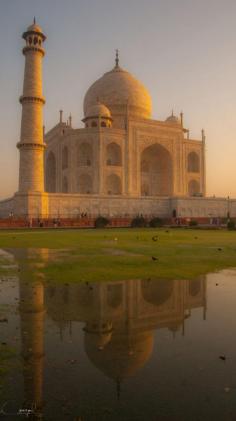 
                        
                            Taj Mahal, Agra, India
                        
                    