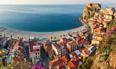 The village of Scilla, with Castello Ruffo, Calabria