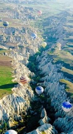 #Hot_Air_Balloon over #Cappadocia #Turkey en.directrooms.co...
