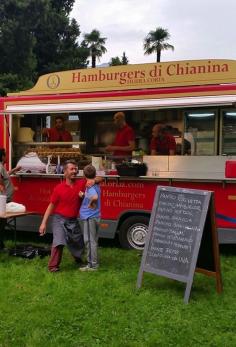 
                        
                            The food truck trend has come to Florence: At this mobile eatery, you can sample hamburgers made from the excellent local Chianina beef, and wash them down with local wine.
                        
                    