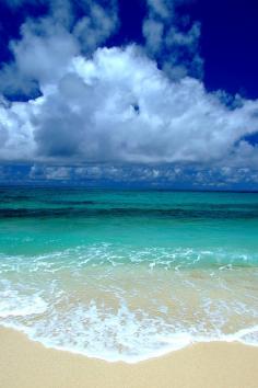 
                        
                            One of Japan's most beautiful beaches. Kumejima Island, Miyako-jima, Okinawa, Japan.
                        
                    