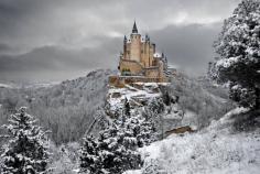 
                        
                            #Alcazar #Segovia #beautiful #castle #place #winter
                        
                    