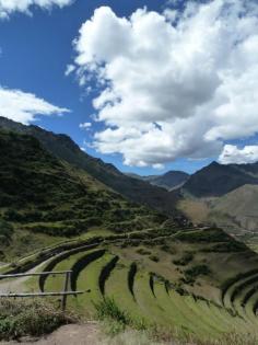 
                        
                            Mausoleo de Pisac, Peru - Secret valley
                        
                    