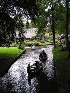 Village in Holland With no Roads