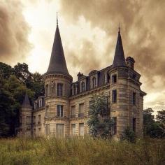 
                        
                            Abandoned Chateau, France
                        
                    