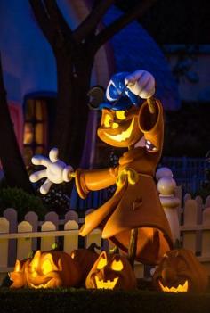 
                        
                            PHOTOS: Cool Halloween Stuff at Tokyo Disneyland!
                        
                    