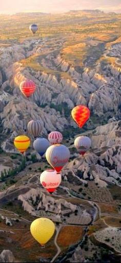 #Hot_Air_Balloon over #Cappadocia #Turkey en.directrooms.co...