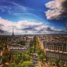 
                        
                            Arc de Triomphe, Paris, France -
                        
                    