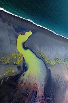 
                        
                            The Peacock / Aerial view of south coast rivers, Iceland.by: Samuel Feron
                        
                    