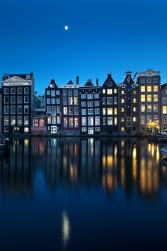 
                    
                        The channels of Amsterdam by night.
                    
                