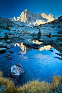 Picture Peak and Sailor Lake in the Sabrina Basin, High Sierra, California. by Jeff Pang on 500px