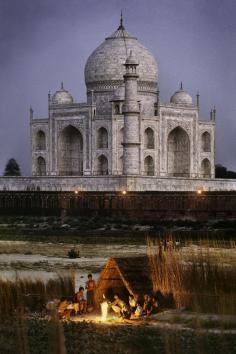 Taj Mahal, Agra, India, 1996, - Steve McCurry